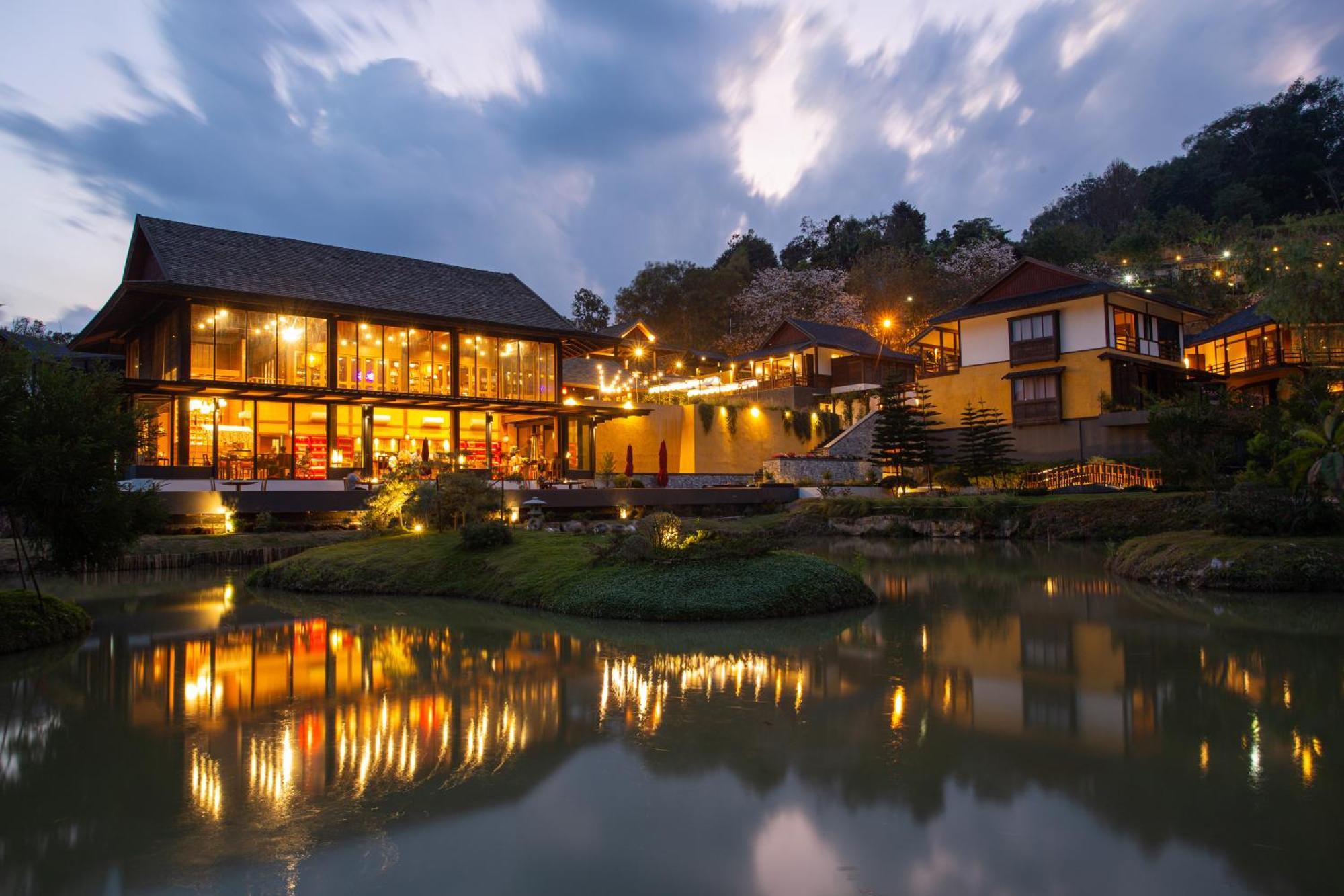 Onsen At Moncham Hotel Mae Rim Exterior photo